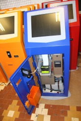 Продаю платежный терминал и комплектующие